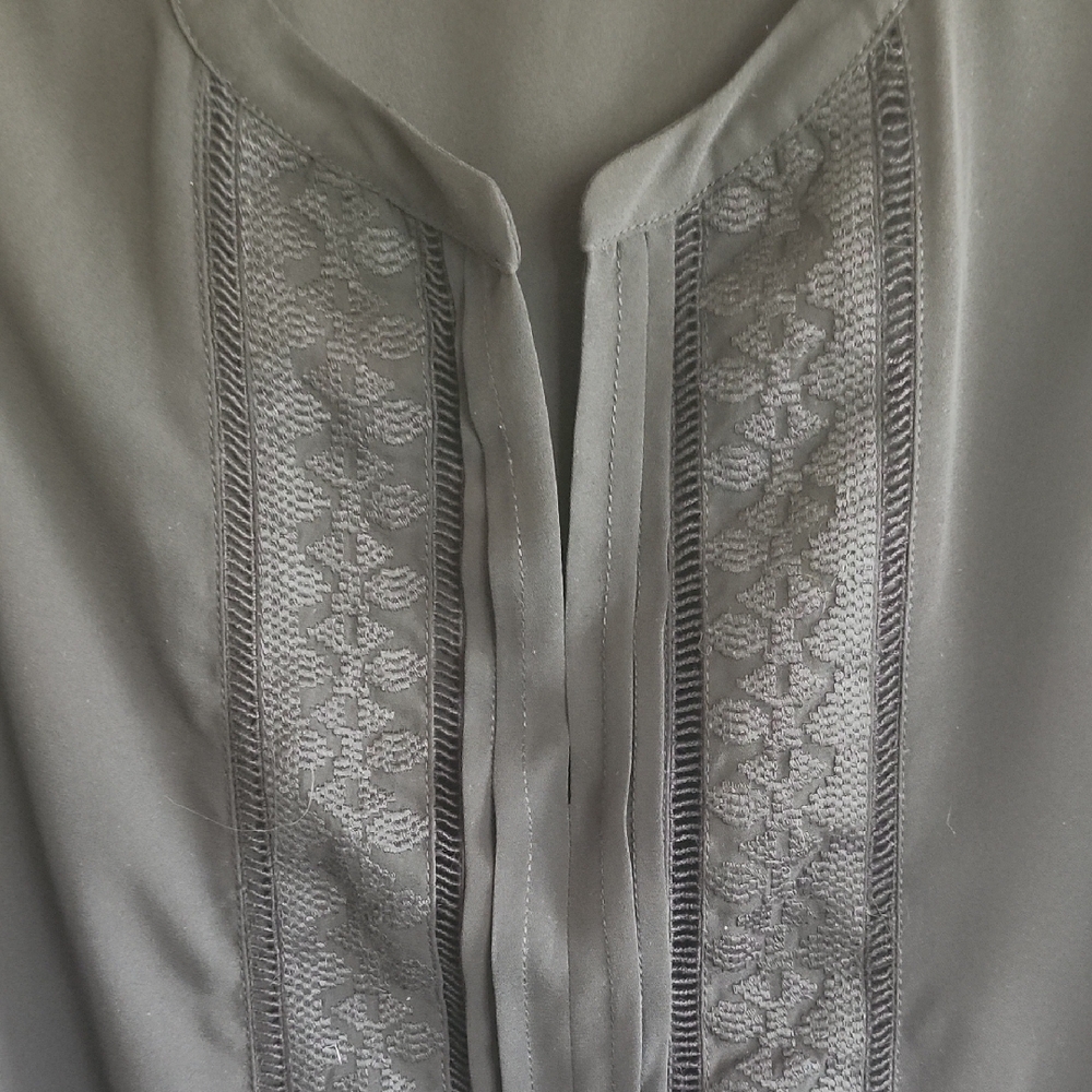 Anne French, Sleeveless Black Blouse, Size M - Picture 4 of 7